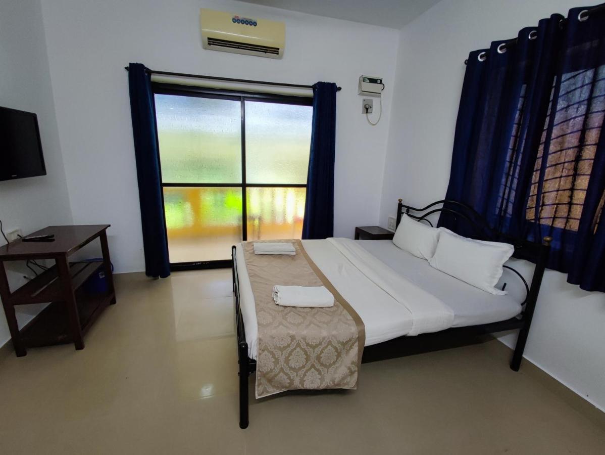 Maria Comfort Stay Baga Exterior photo