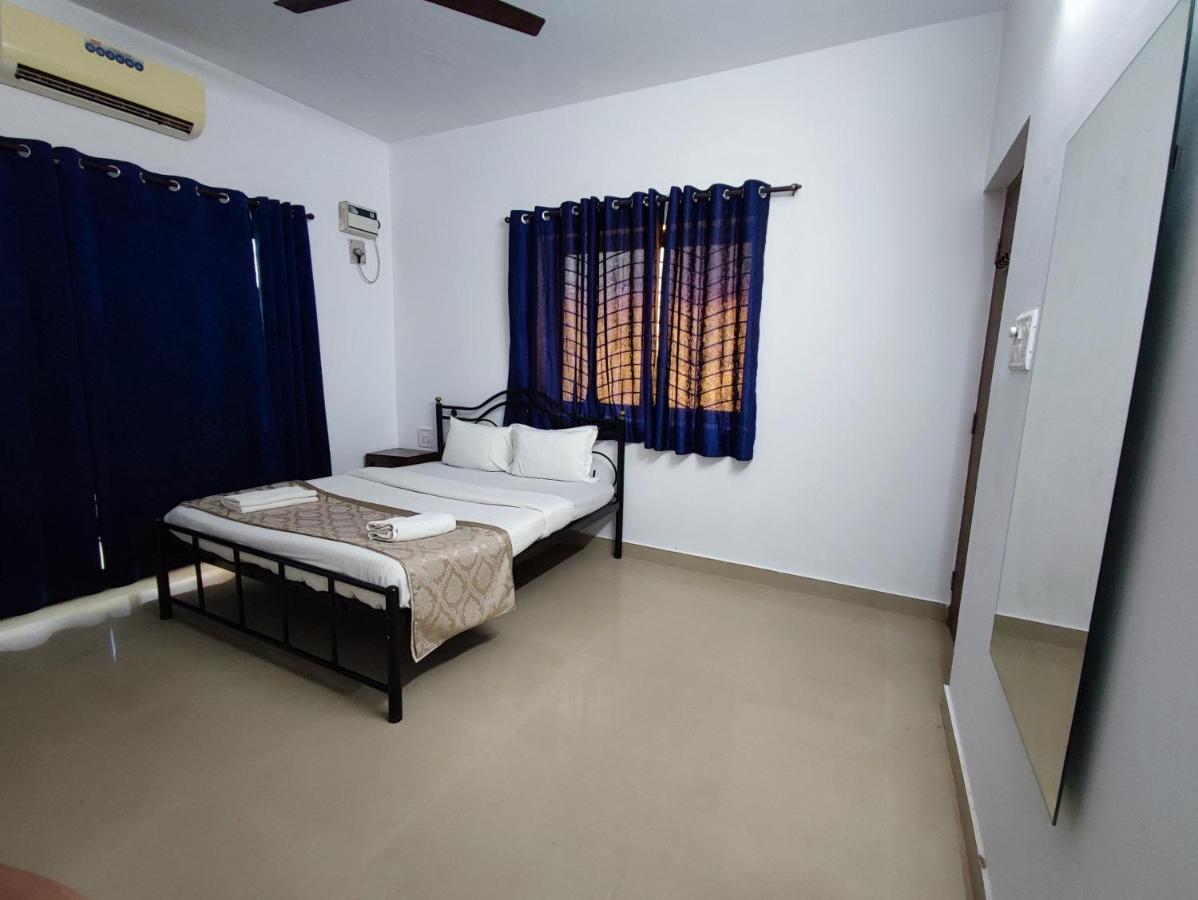 Maria Comfort Stay Baga Exterior photo