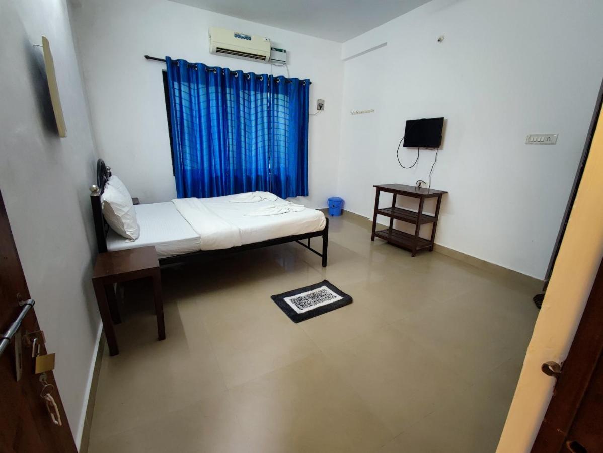 Maria Comfort Stay Baga Exterior photo